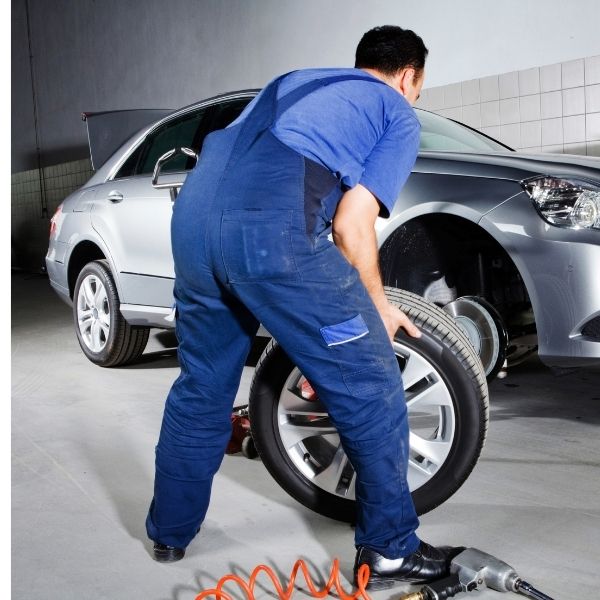 Van lastik değişimi